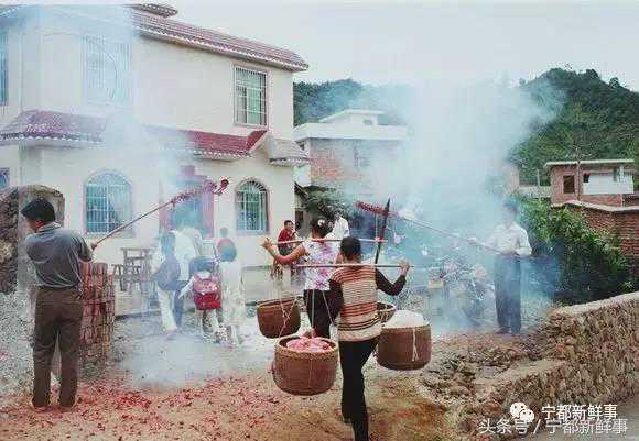 星座专属水晶指南：开启能量奥秘