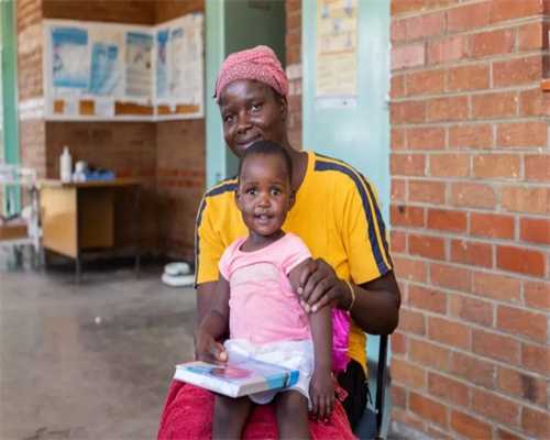 右耳旁边长有的小肉团粒是福气的象征吗，女儿的变美过程