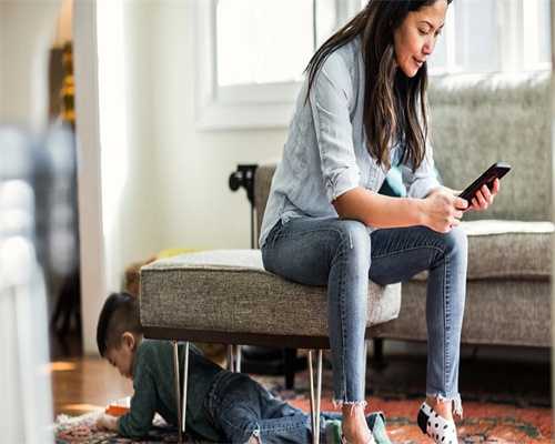 城市褶皱里的命运解码：属猪人4月10日生存手记